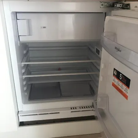 Dimora Grottacielo פולינאנו א מארה