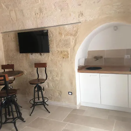 דירה Dimora Grottacielo פולינאנו א מארה