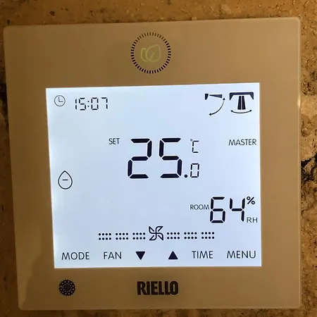 דירה Dimora Grottacielo פולינאנו א מארה