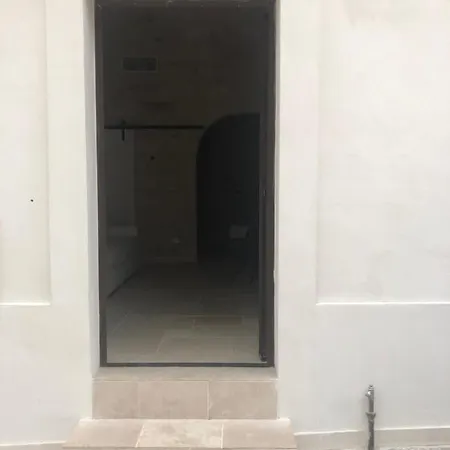 Dimora Grottacielo شقة